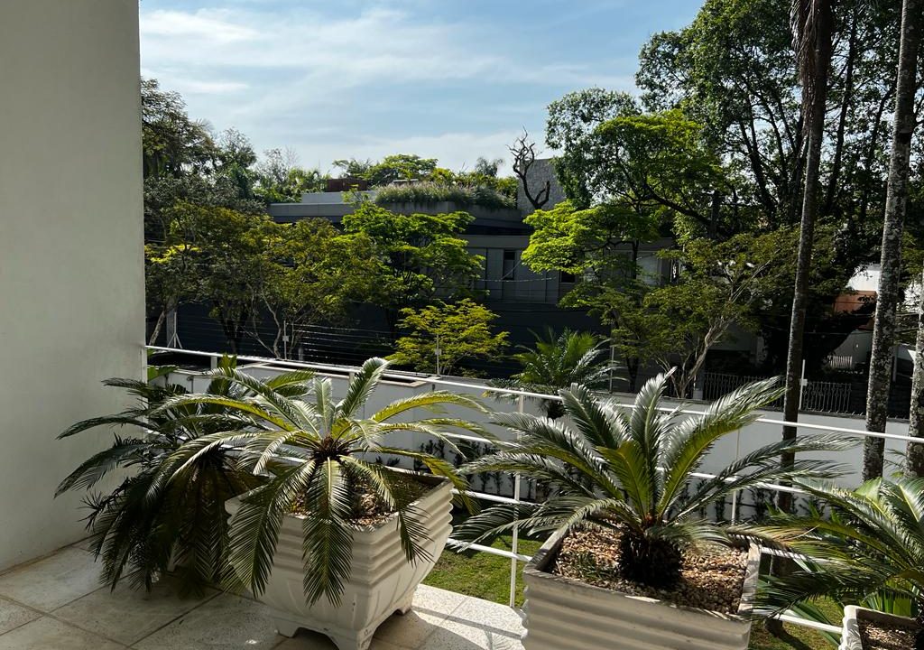 16099485-83aa-4f95-8117-31c66c028e0a