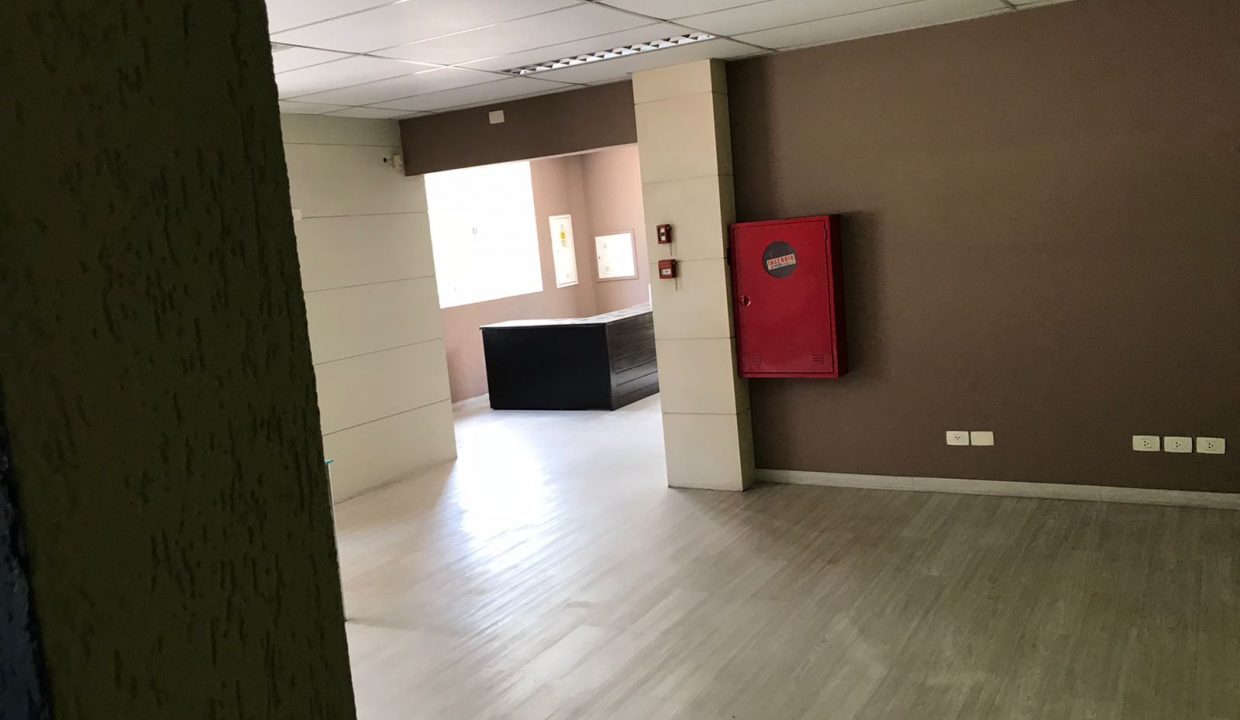 6dd9f896-40e4-4319-b6a8-58a8b1f09a2a