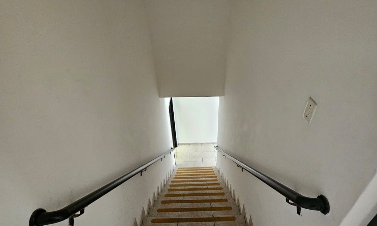 b0e80581-fa1d-4f04-8b71-59ab02b0e32f