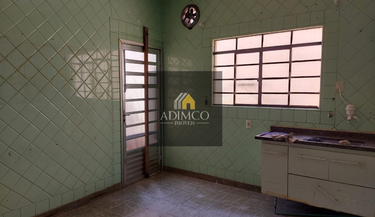 f73709f2-c9f0-4edb-816b-4bcadadfbfc4