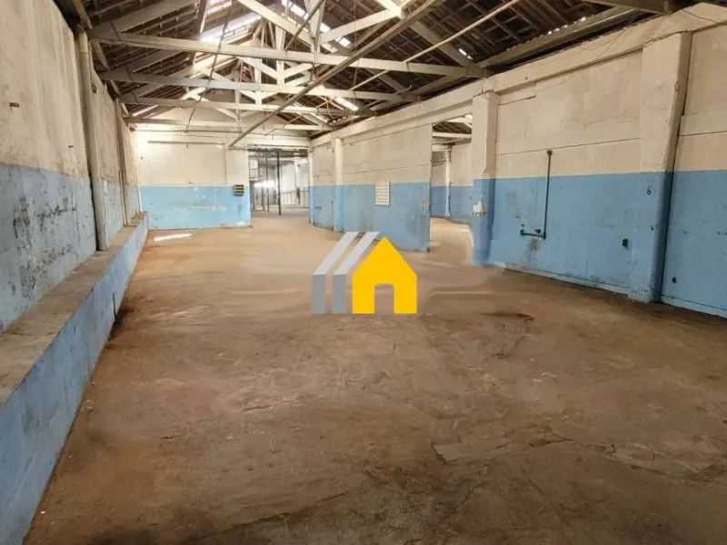 Vende ou Aluga Galpão no Belém – Bem Localizado