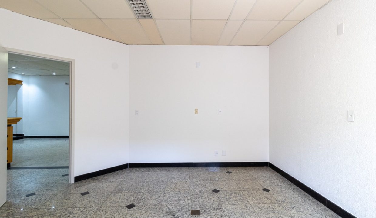 700131f0-ad31-4d6b-93d5-60709067ce91