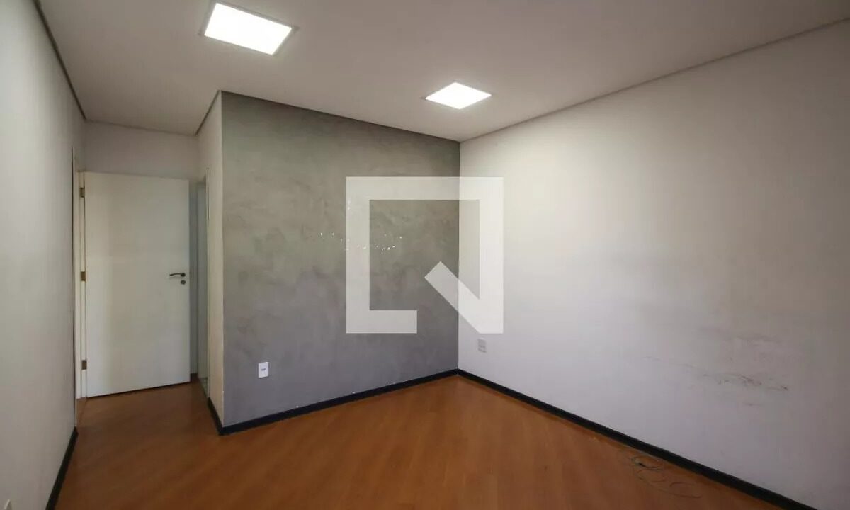 WhatsApp Image 2025-11-21 at 16.33.46