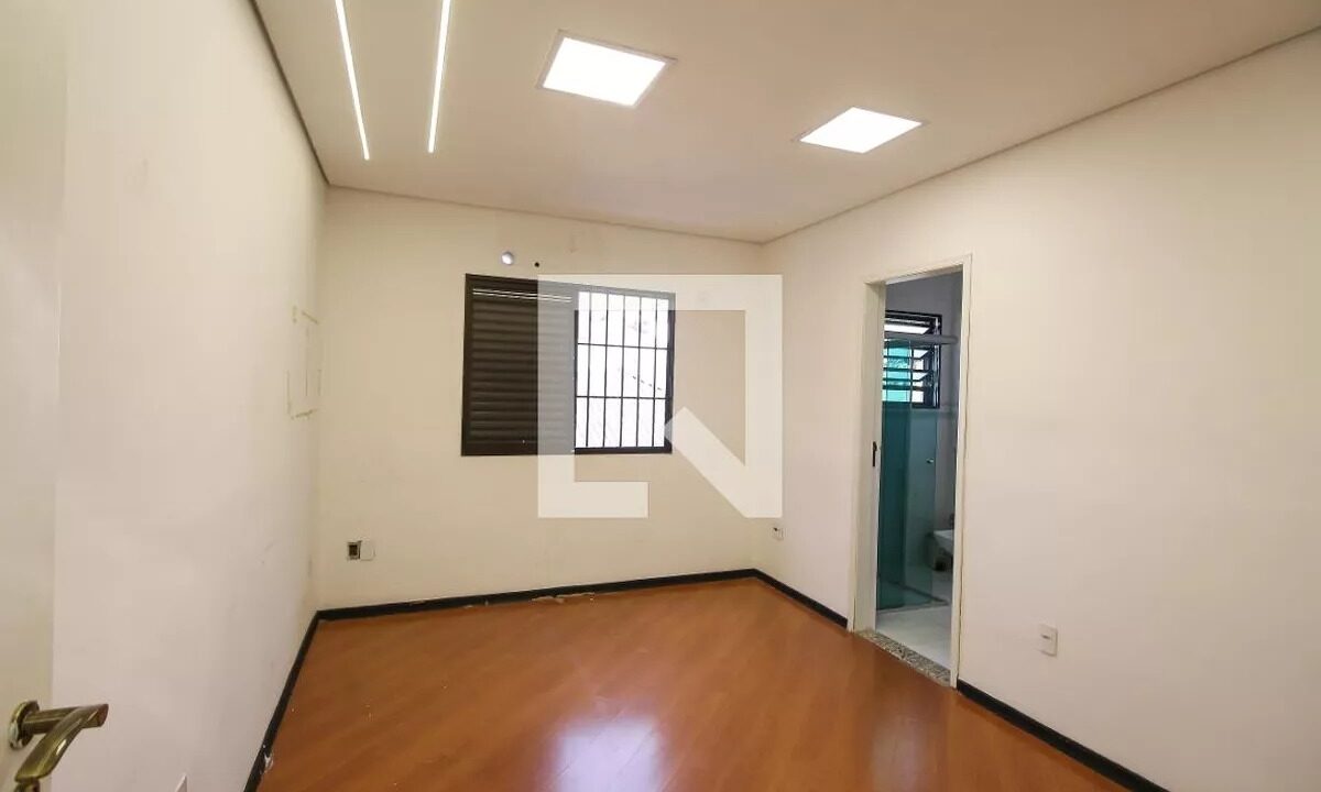 WhatsApp Image 2025-11-21 at 16.33.47 (1)