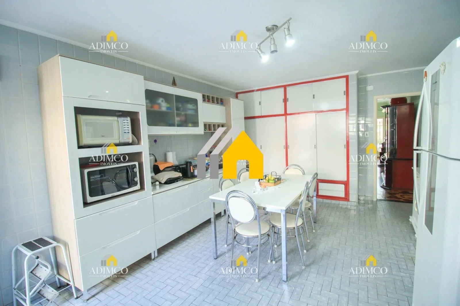 Vende ou Aluga – Casa 3 Dormitórios na Água Rasa com 157m²: foto 10 de 23