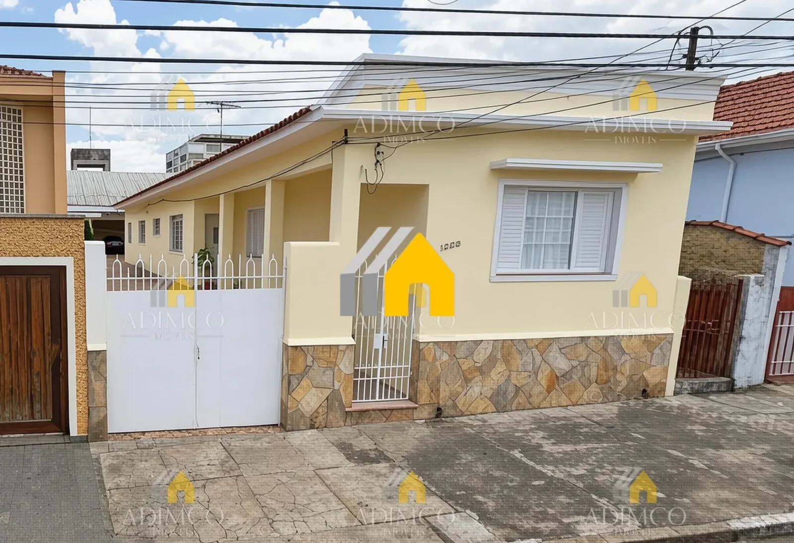 Aluga Casa Comercial 400 M² C/ 7 Salas e 10 Vagas – Mooca