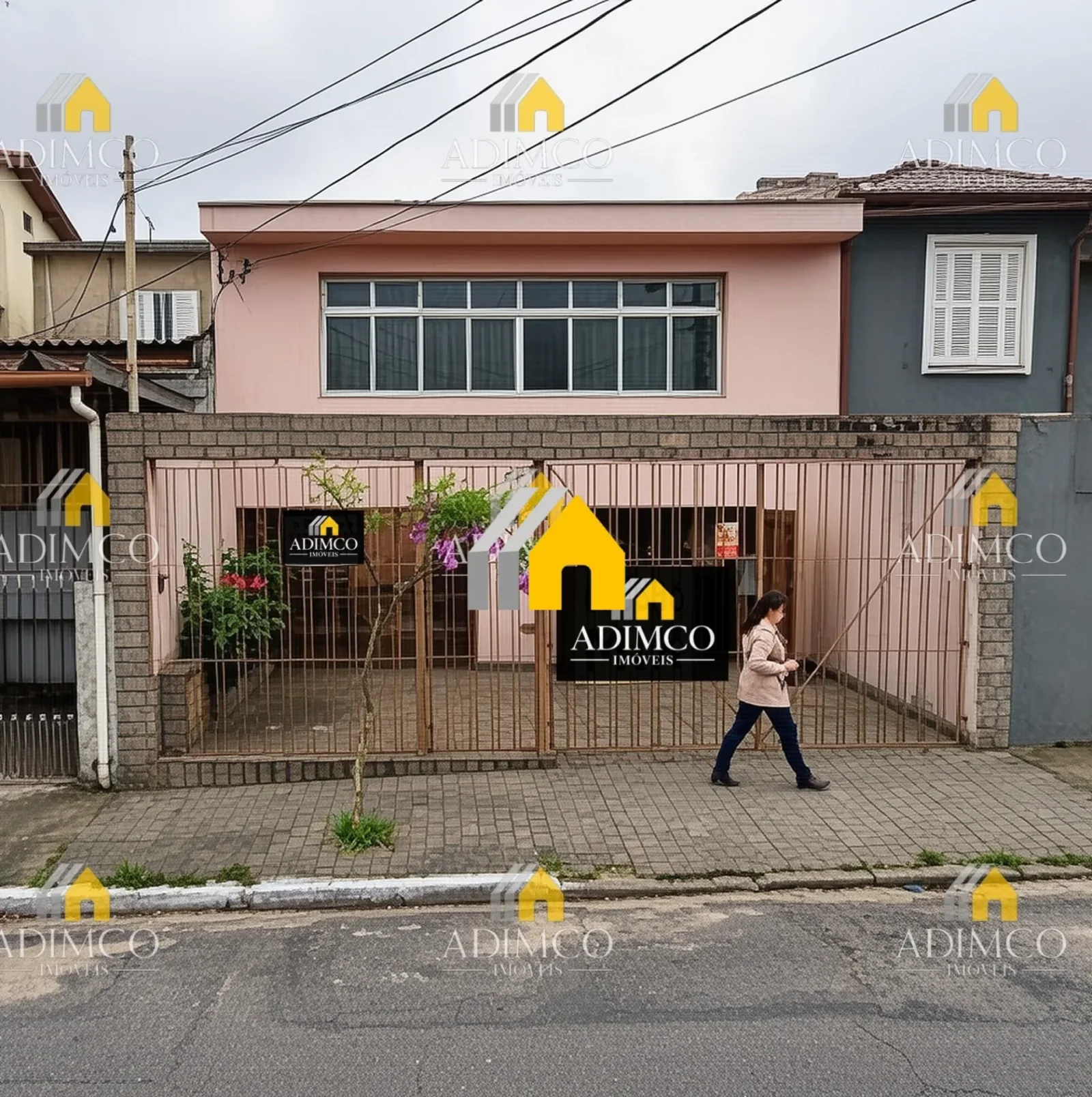 Vende Casa 151m² com 5 Vagas na Av. Montemagno – Vila Formosa
